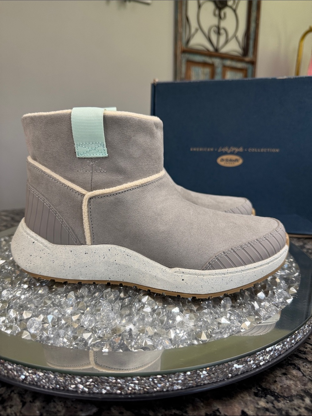 Dr. Scholl's Home Boot Gray Suede Ankle Booties with Mint Pull Tab NEW 6.5